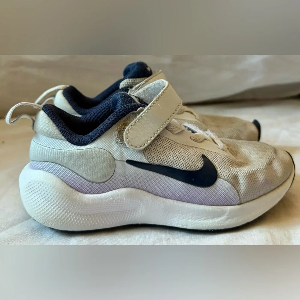 Nike Revolution 7 ‘Grey Navy’ FB7690-004 Size 8C Pre-owned